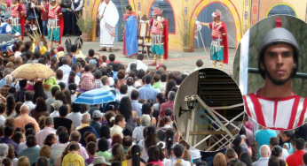 El actor muere que golpeó su cabeza cuando cayó como estructura cuando practicó para una Semana Santa en la Iglesia de Filandia