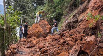 Uno, en el camino y el otro, en la región de Buitra