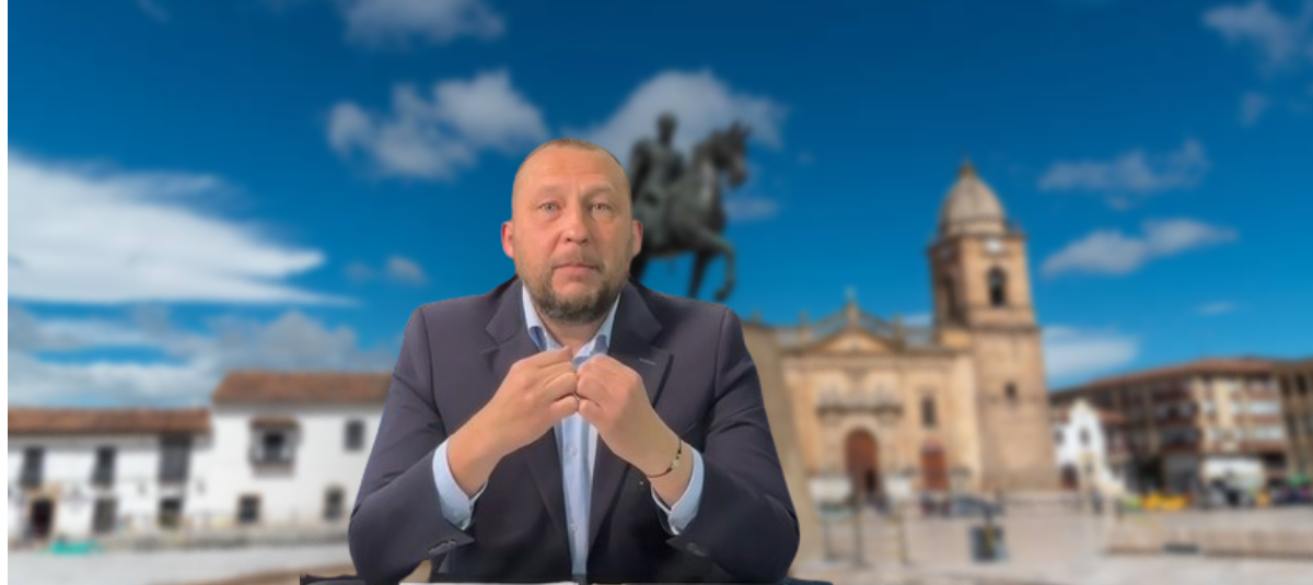 Alcalde de Tunya Mikhail Krasnov.